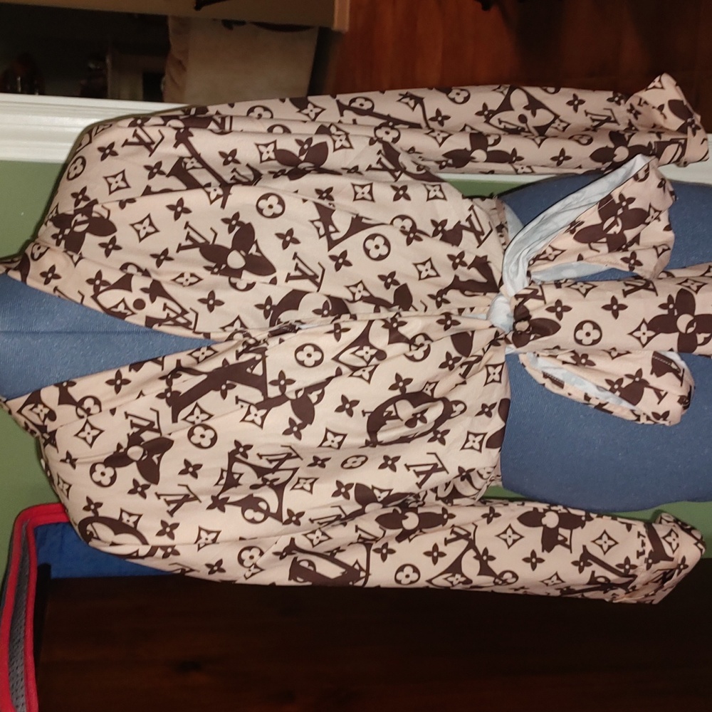 Designer Super Cute  Wrapped Long Sleeves Top Small